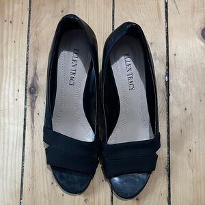 Ellen Tracy Black Peep-Toe Low-Heel Pumps